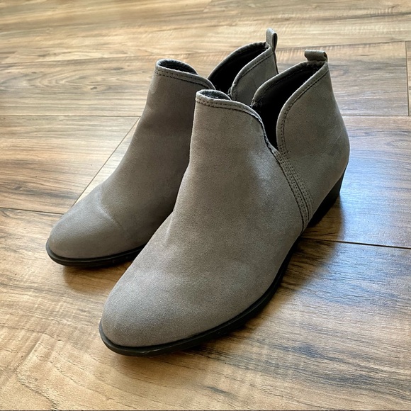 [ Sold ] Just Fab Grey Booties, Size 8 Wide - Picture 6 of 7